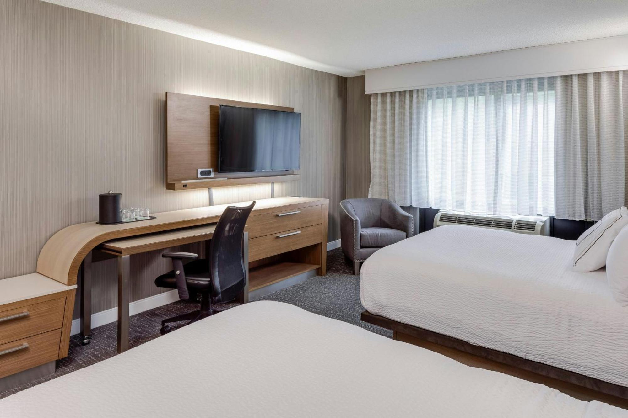 Courtyard By Marriott Portsmouth Hotel Eksteriør billede
