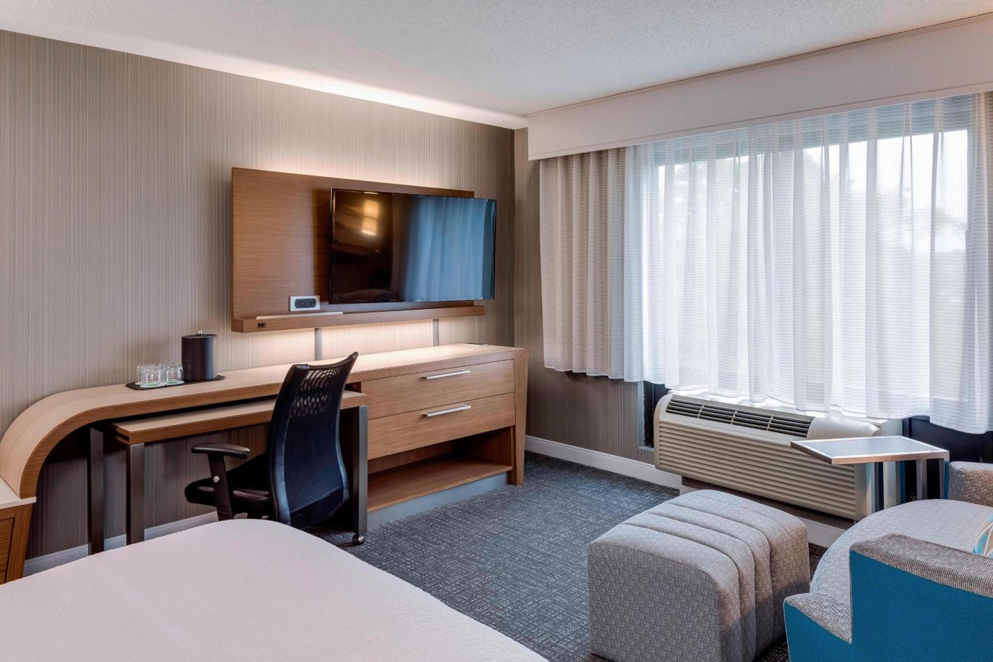 Courtyard By Marriott Portsmouth Hotel Eksteriør billede
