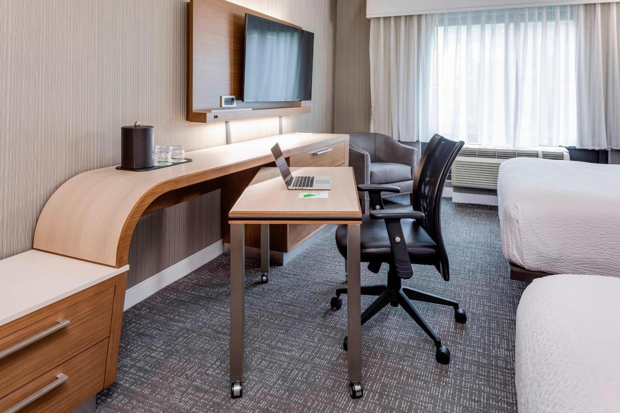 Courtyard By Marriott Portsmouth Hotel Eksteriør billede