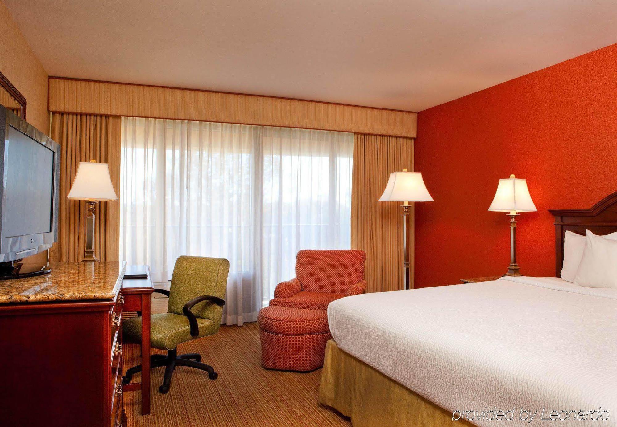 Courtyard By Marriott Portsmouth Hotel Eksteriør billede