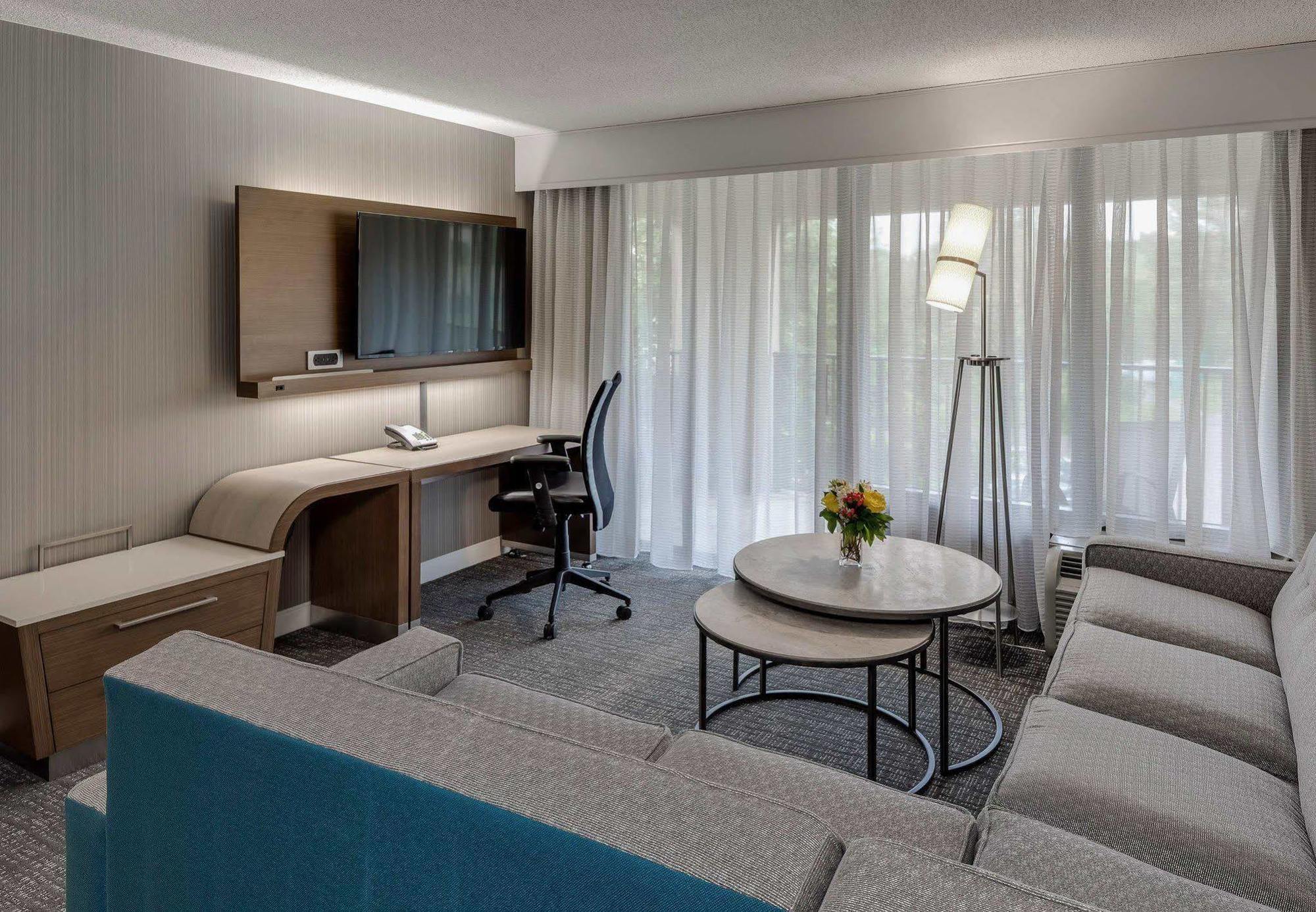 Courtyard By Marriott Portsmouth Hotel Eksteriør billede